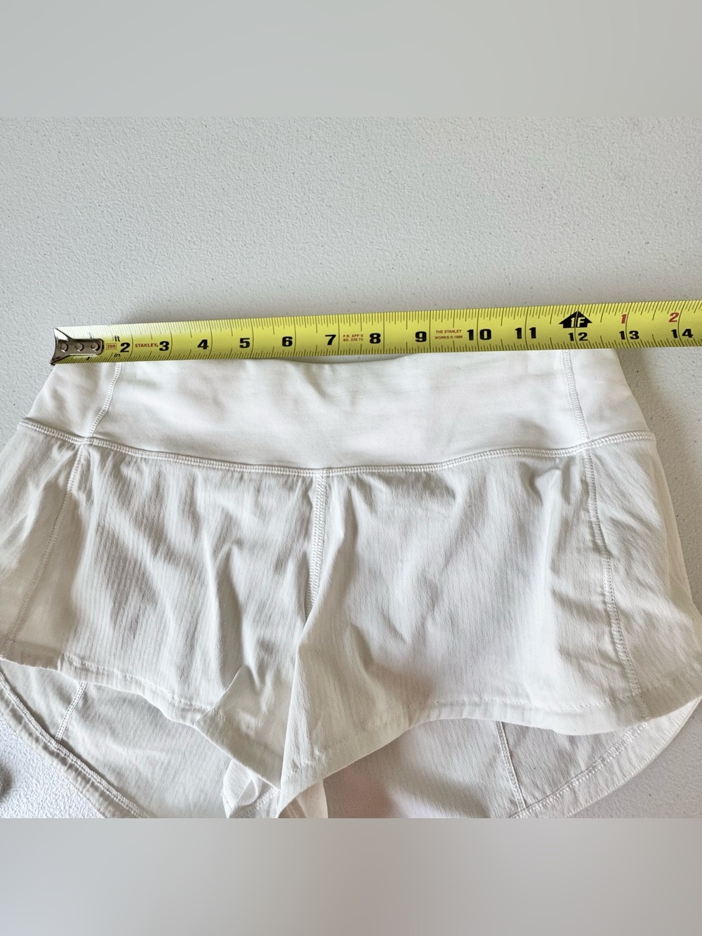 Lululemon Speed Up Short 2.5" White Size 2 - Picture 7 of 10